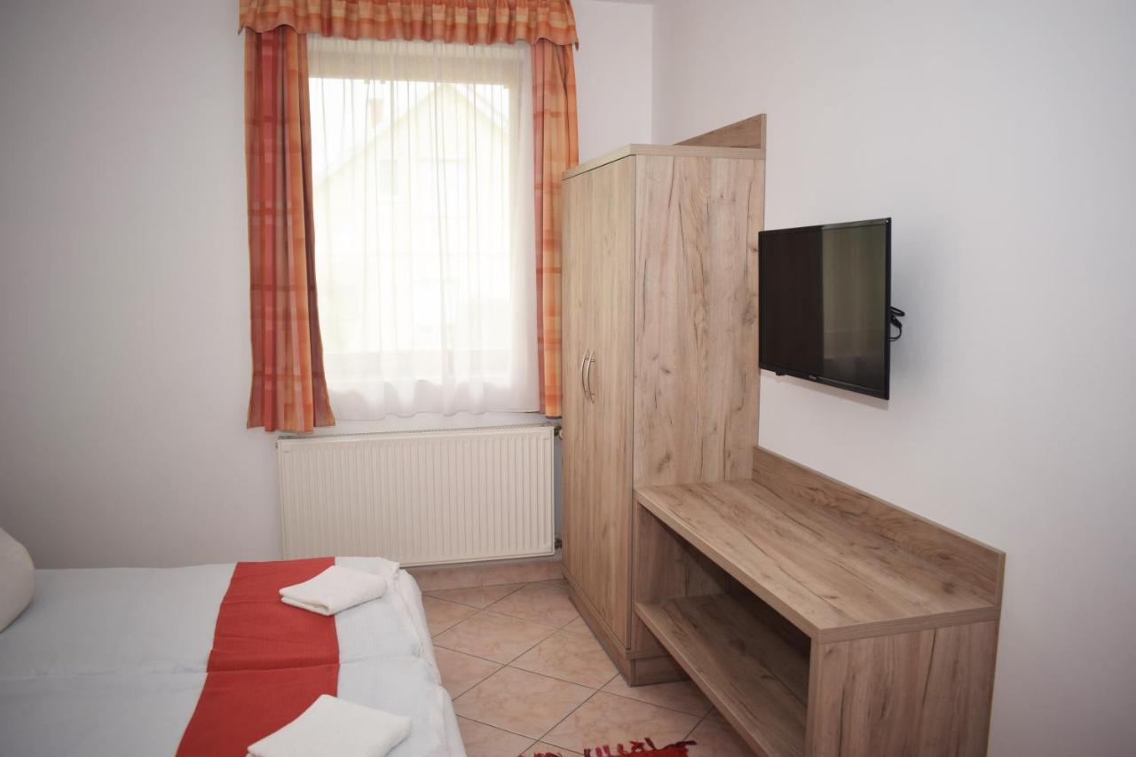 זלקרוס Varga Apartmanhaz מראה חיצוני תמונה