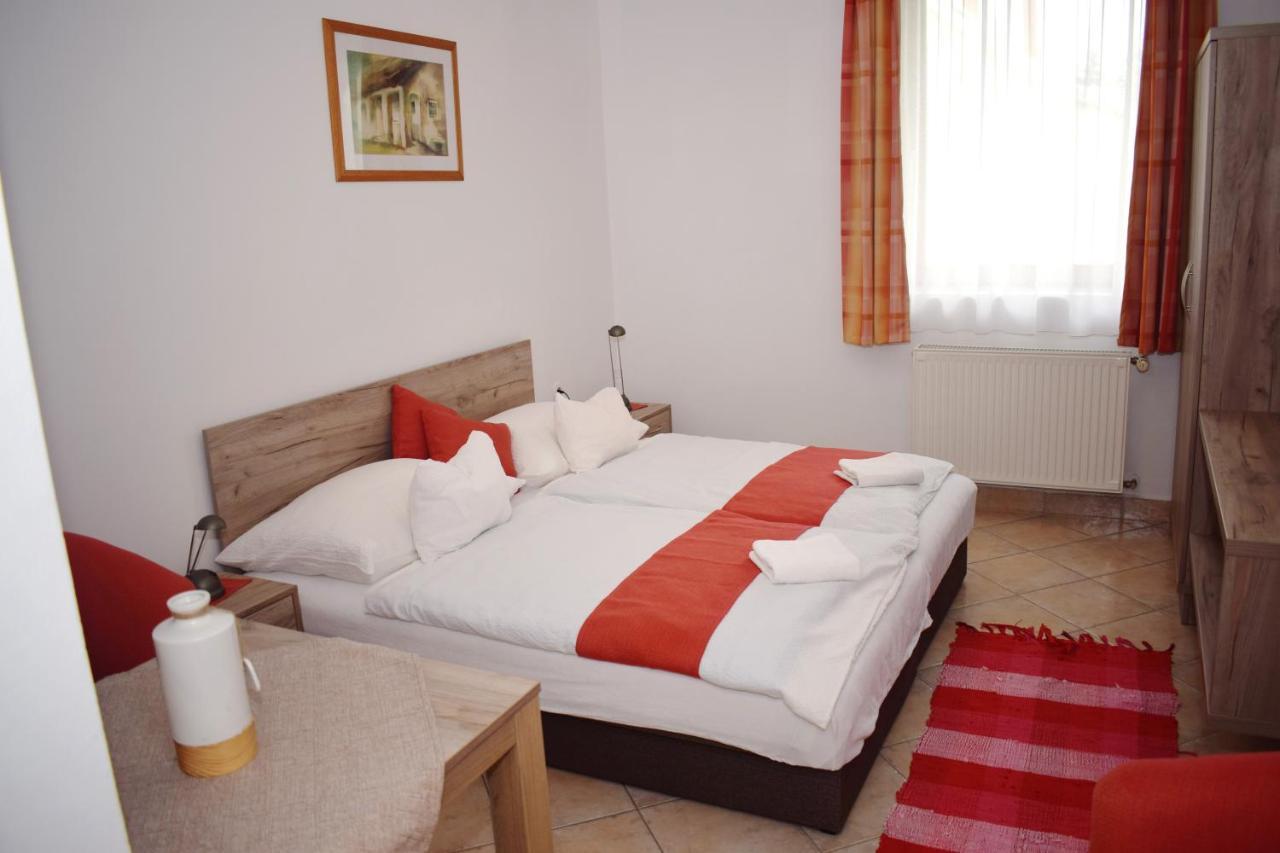 זלקרוס Varga Apartmanhaz מראה חיצוני תמונה